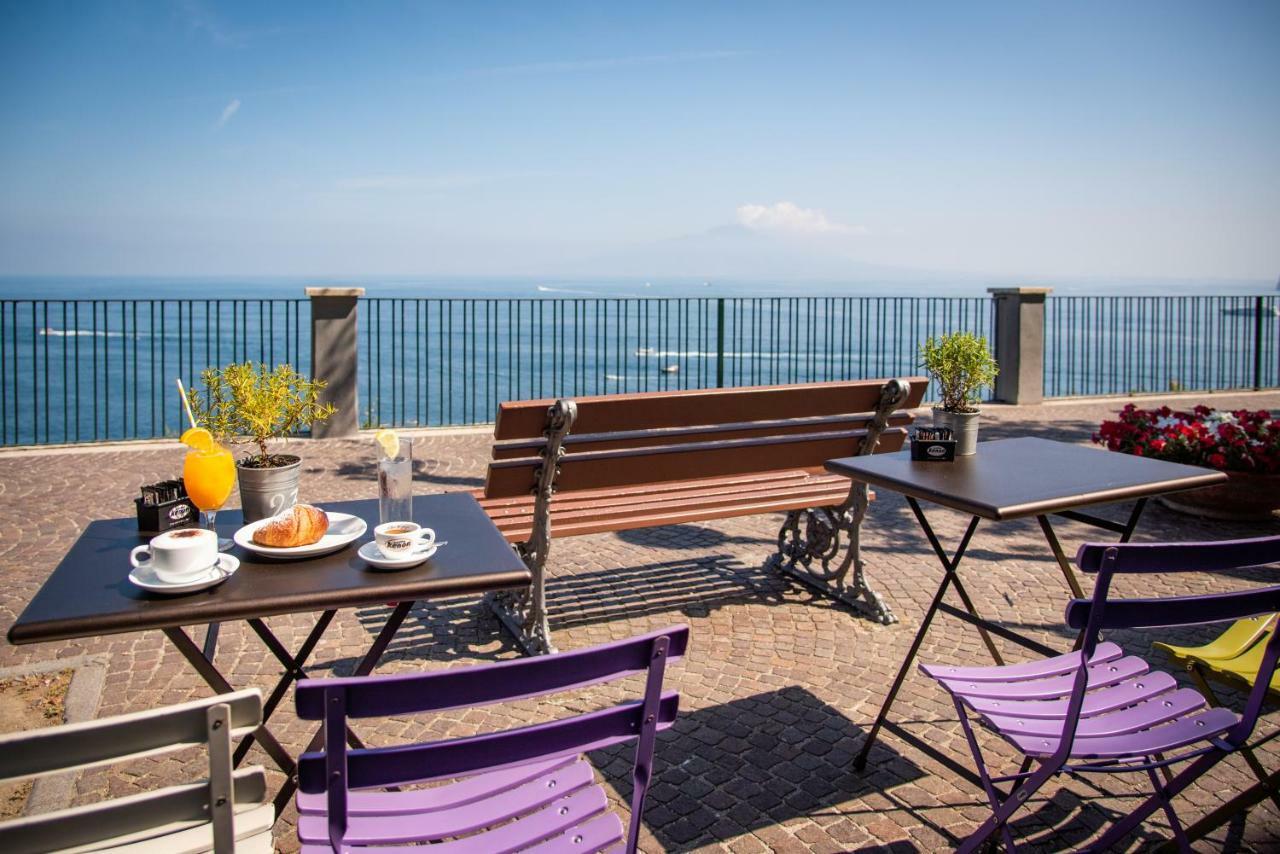 Suite Villa Comunale ซอร์เรนโต ภายนอก รูปภาพ